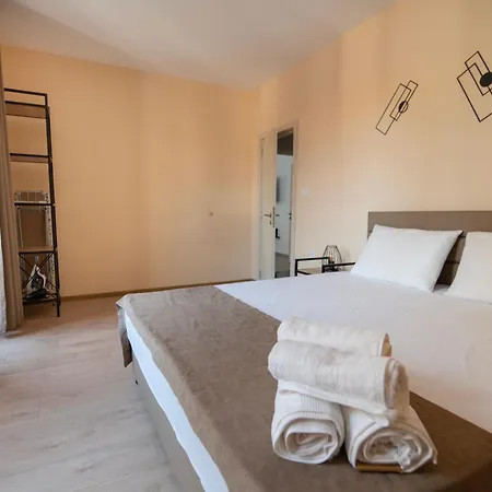 Apartment By The River 2 *