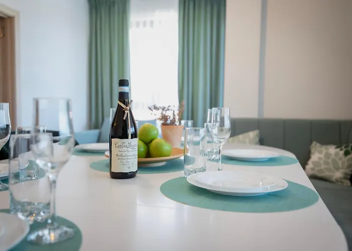 Apartment By The River 2 *